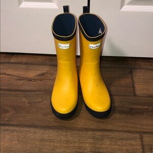 Hatley Mustard Yellow Rain Boots, Big Boys Size 4